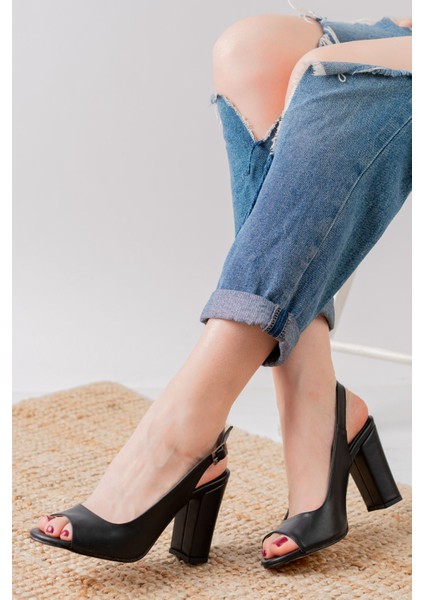 Meira Siyah Cilt Detaylı Yüksek Topuklu Kadın Ayakkabı