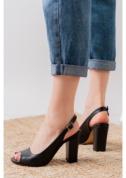 Meira Siyah Cilt Detaylı Yüksek Topuklu Kadın Ayakkabı fiyatları