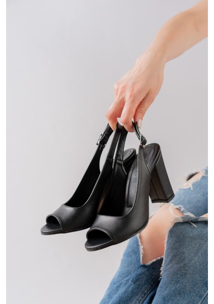 Meira Siyah Cilt Detaylı Yüksek Topuklu Kadın Ayakkabı modelleri