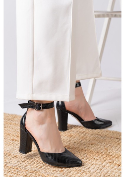 Lole Topuklu Siyah Cilt Timsah Deri Detaylı Topuklu Ayakkabı
