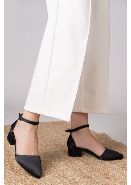 Dary Topuklu Siyah Saten Detaylı Topuklu Ayakkabı