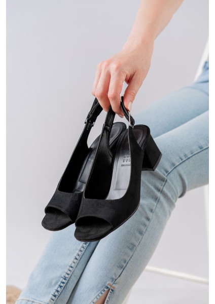 Eriola Siyah Detaylı Alçak Topuklu Kadın Ayakkabı modelleri