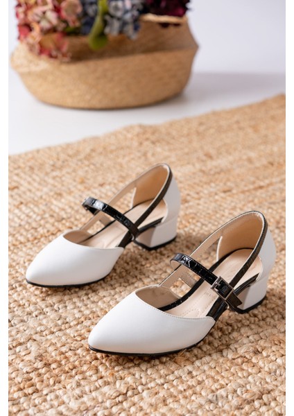 Cedric Beyaz Cilt - Siyah Crocodile Detaylı Alçak Topuklu Kadın Ayakkabı modelleri