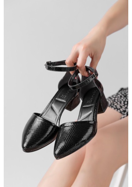 Dary Topuklu Siyah Cilt Timsah Deri Detaylı Topuklu Ayakkabı modelleri