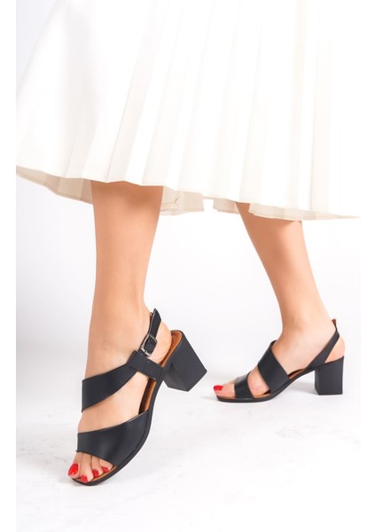 Yade Çift Bantlı Bilekten Bağlamalı Kalın Topuklu Kadın Ayakkabı modelleri