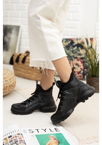 Tammy Bağcık Detaylı Spor Bot Siyah modelleri