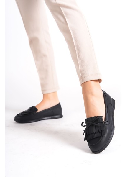 Werway Siyah Fiyonklu Püsküllü Kadın Babet modelleri