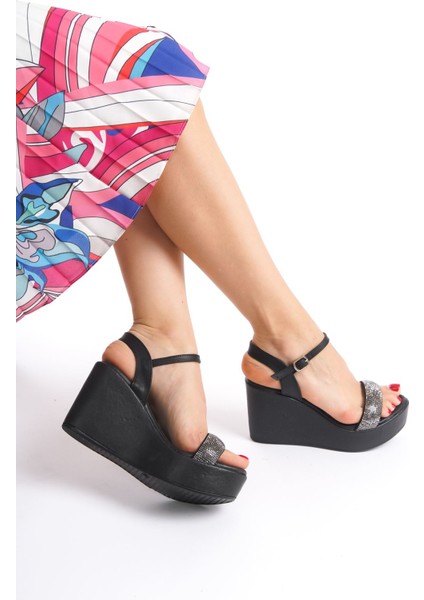 007 Dolgu Tabanlı Taşlı Siyah Kadın Ayakkabı fiyatları