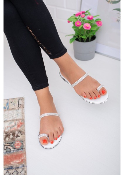 Spehi Taşlı Gümüş Beyaz Terlik