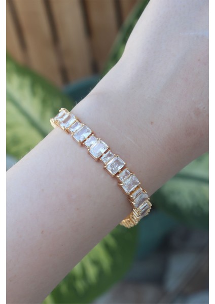 Vip Seri Pirinç Zirkon Taşlı Gold Renk Baget Su Yolu Model Bileklik fiyatları