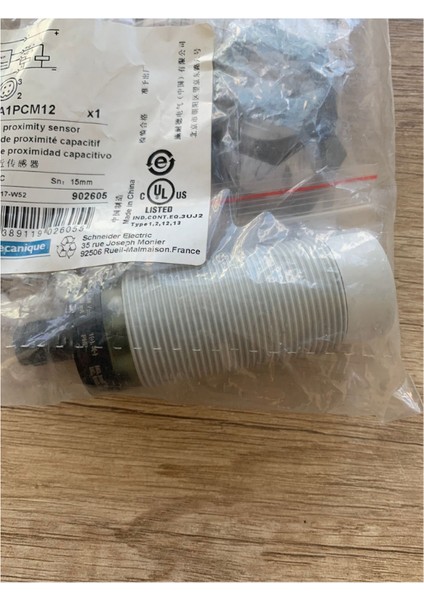 XT230A1PCM12 Kapasitif Sensör Schneider Electric