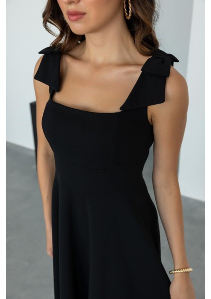 Kadın Krep Kumaş Kare Yaka Omuzda Fiyonk Detaylı Midi Boy Elbise fırsatları