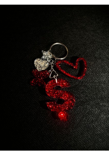 Ş Harf Kırmızı Simli Ekstra Figürlü Epoksi Harf Anahtarlık Hediyelik Anahtarlık