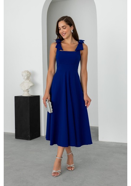 Kadın Krep Kumaş Kare Yaka Omuzda Fiyonk Detaylı Midi Boy Elbise