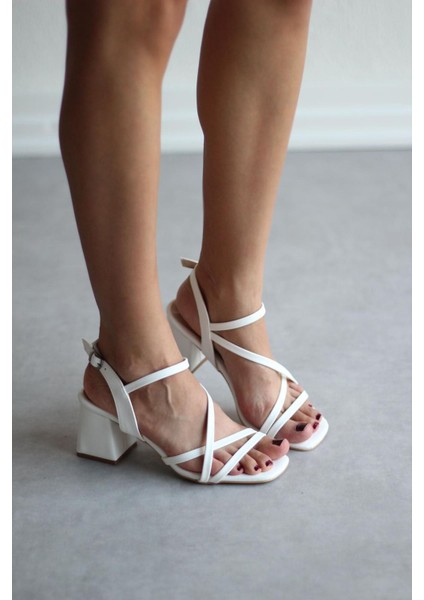 Y831 Beyaz Deri Kadın Topuklu Ayakkabı