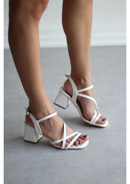 Y831 Beyaz Deri Kadın Topuklu Ayakkabı modelleri