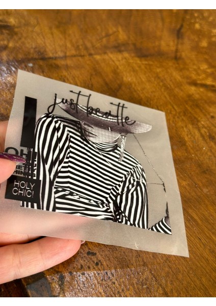 Ütü Ile Yapışan Şapkalı Kadın Arma Transfer Baskı 11X10 cm