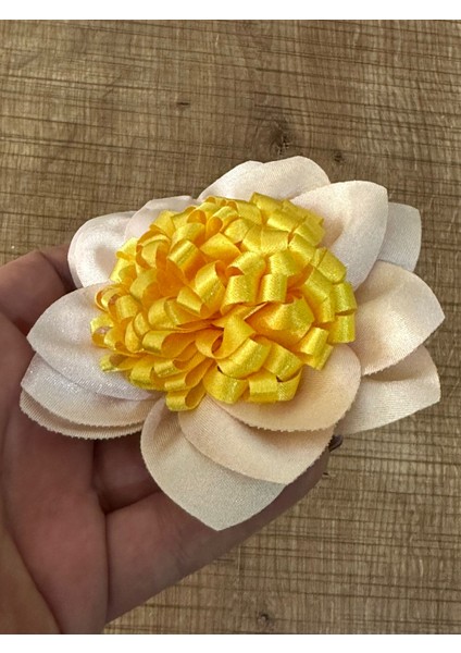 11X11 cm Sarı Tomurcuklu Pudra Pembe Broş Çiçek Broş