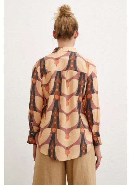 Desenli V Yaka Modal Gömlek Camel fırsatları