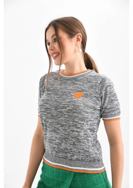 Gri-Turkuaz Kalp Desenli Kısa Kol Mevsimlik Kazak fırsatları