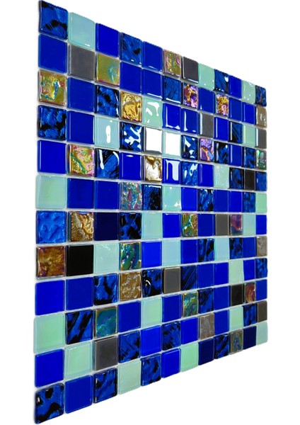 Havuz ve Yaşam Alanlarının Tüm Yüzeyleri Için Kristal Cam Mozaik. Cam Ölçüleri: 23X23X4 Mm. File Ölçüsü: 30X30 Cm. (1 Kutu=11 File Karo=1 M2 Fiyatıdır)