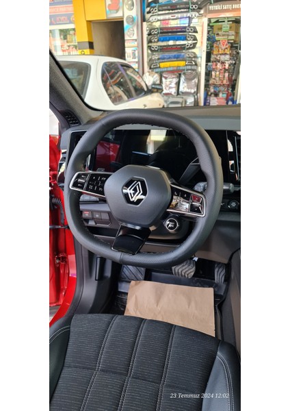 Renault Megane 5 Uyumlu Dikmeli Direksiyon Kılıfı Noktalı Desen Siyah Renk 38×10.5cm