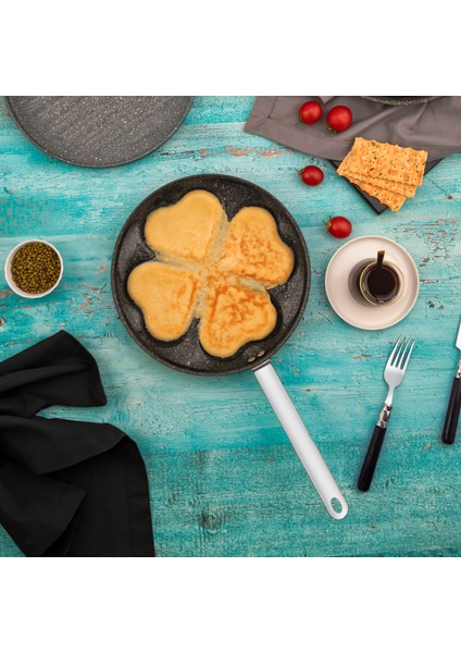 4 Gözlü Kalpli Tava 24 Cm, Yumurta Omlet Krep Kalpli Tava