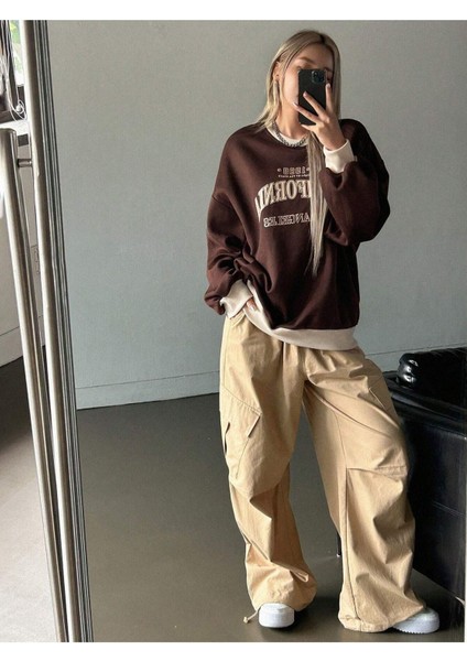 Kadın Kahverengi California Baskılı Bisiklet Yaka Bej Yaka Detay Oversize Sweatshirt