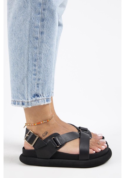 Azelya Kadın Tokalı Atkılı Siyah Sandalet fiyatları