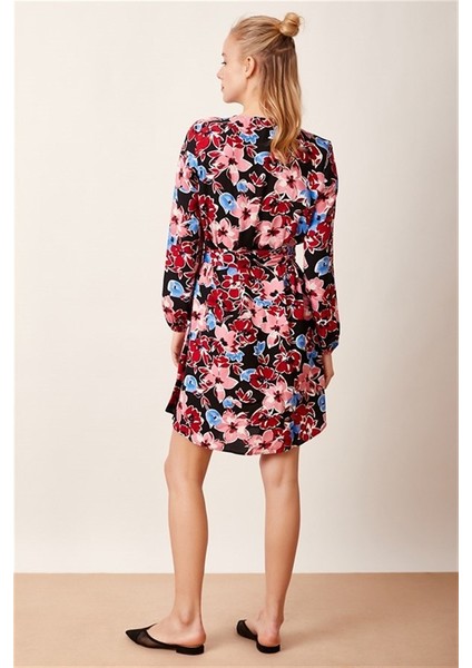 Kadın Mini Elbise V Yaka Çiçek Desenli Kuşak Bağlamalı Esnek Penye Kumaş fiyatları