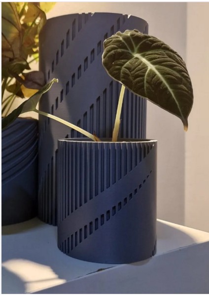 Modern Ribbed Saksı