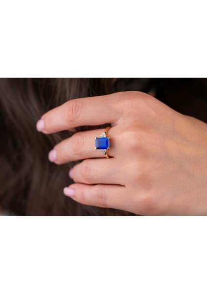 14 Ayar Kenarları Yuvarlak Taşlı Lacivert Baget Kesim Yüzük fırsatları