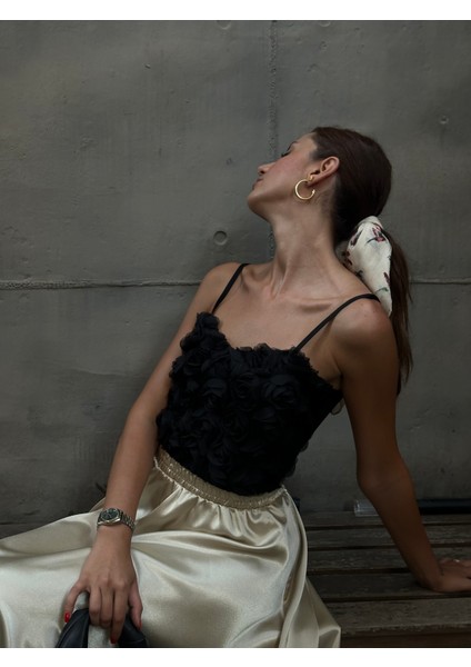 Rose Gül Detaylı Askılı Bluz