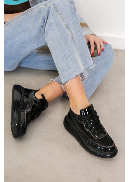 M387 Model 4 cm Şeffaf Taban Detaylı Yeni Sezon Spor Ayakkabı Sıy.rugan