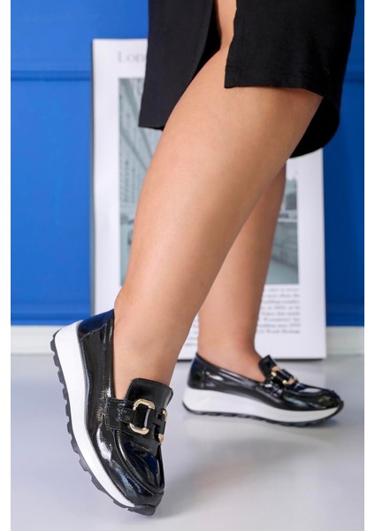 IZ2227 Model 5 cm Tabanlı Toka Detaylı Ayakakbı Babet Sıy.rugan fiyatları