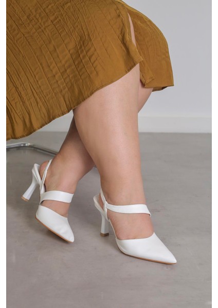 Strap Model 8 cm Topuklu Ayakakbı Beyaz fırsatları