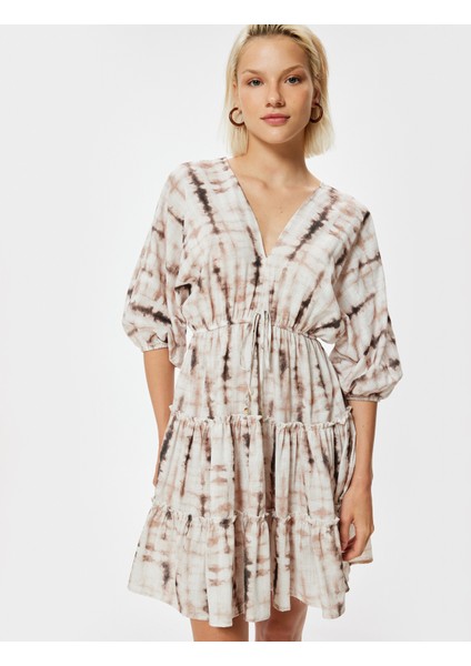 x Şahika Ercümen - Mini Balon Kol Elbise Batik Desenli V Yaka Katlı Pamuklu fiyatları
