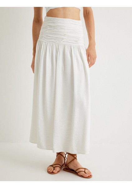 x Melis Ağazat Midi Boy Kloş Etek Drape Detaylı Viskon Kumaş modelleri