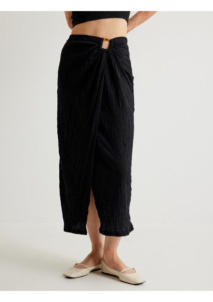 x Melis Ağazat Midi Boy Kruvaze Etek Dokulu Aksesuar Detaylı modelleri