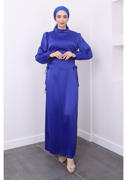 Saks Mavi Yan Detaylı Saten Abiye