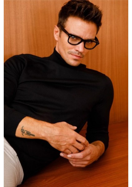 Erkek Siyah Renk Tam Balıkçı Yaka Regular Fit Tüylenme Yapmayan Triko Kazak