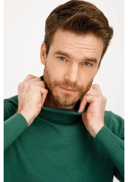 Erkek Siyah Renk Tam Balıkçı Yaka Regular Fit Tüylenme Yapmayan Triko Kazak modelleri