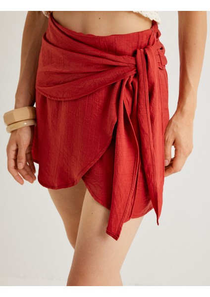 x Melis Ağazat Kruvaze Mini Etek Yandan Bağlama Detaylı Dokulu Slim Fit indirimleri