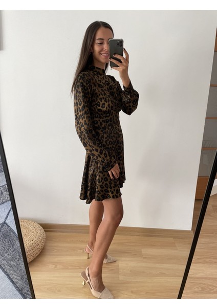 Leopar Desenli Yanları Volanlı Saten Elbise S