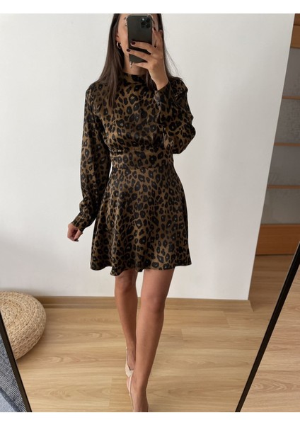 Leopar Desenli Yanları Volanlı Saten Elbise S