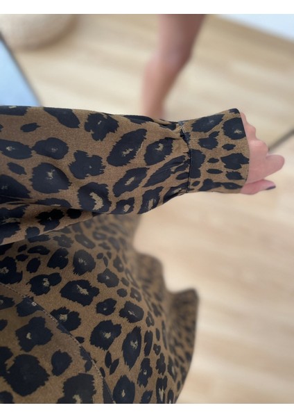 Leopar Desenli Yanları Volanlı Saten Elbise S