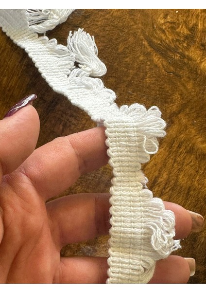 Beyaz Bombeli Püsküllü Şerit Çanta Dikiş Aksesuarı En 7 cm (1 Metre ) modelleri