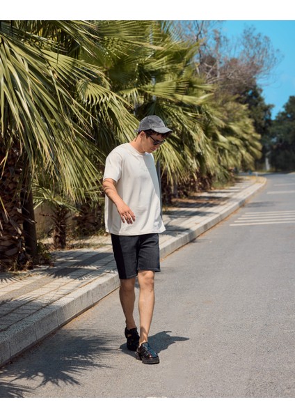 Erkek Franz Regular Fit Basic Black Jean Bermuda fırsatları