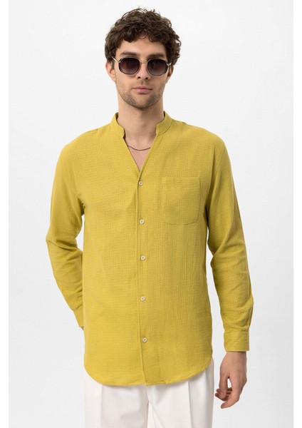 Açık Safran Hakim Yaka Örme Dokulu Erkek Gömlek