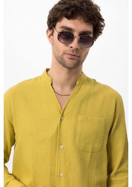 Açık Safran Hakim Yaka Örme Dokulu Erkek Gömlek